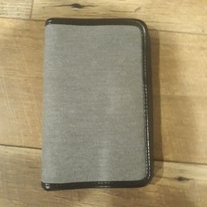 Thirty one heather grey wallet
